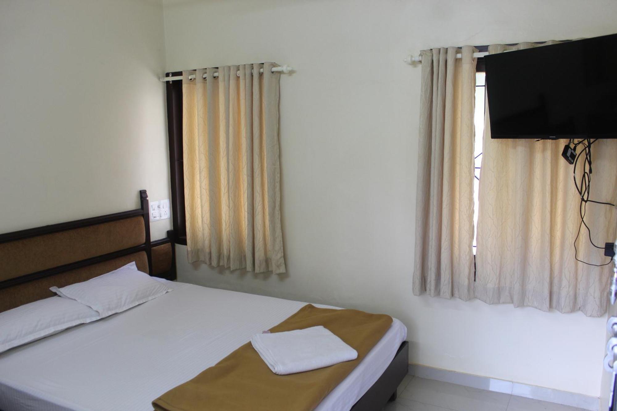 Anna Hotel Thiruvananthapuram Esterno foto