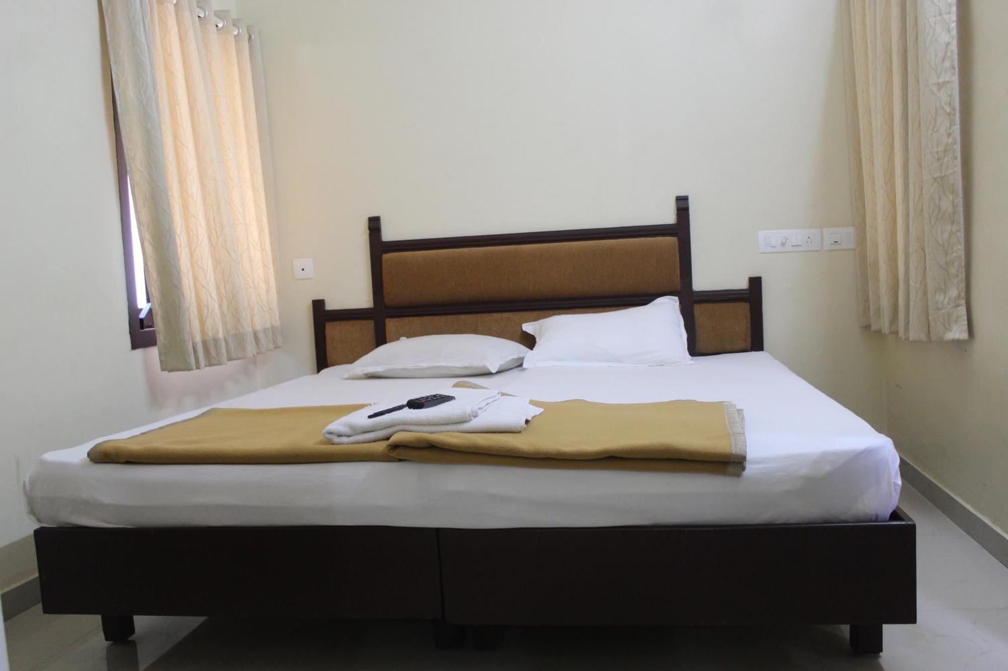 Anna Hotel Thiruvananthapuram Esterno foto
