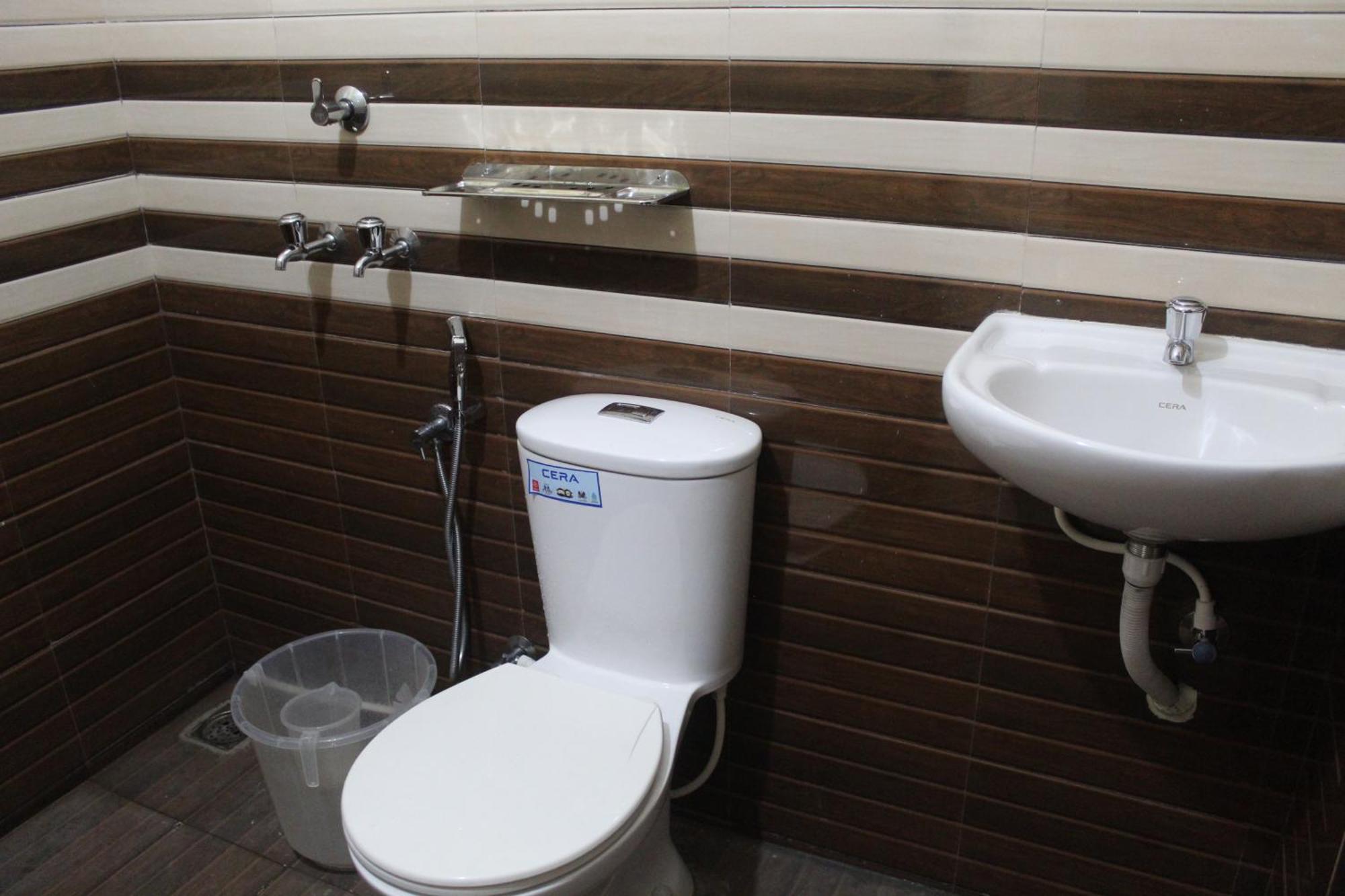 Anna Hotel Thiruvananthapuram Esterno foto