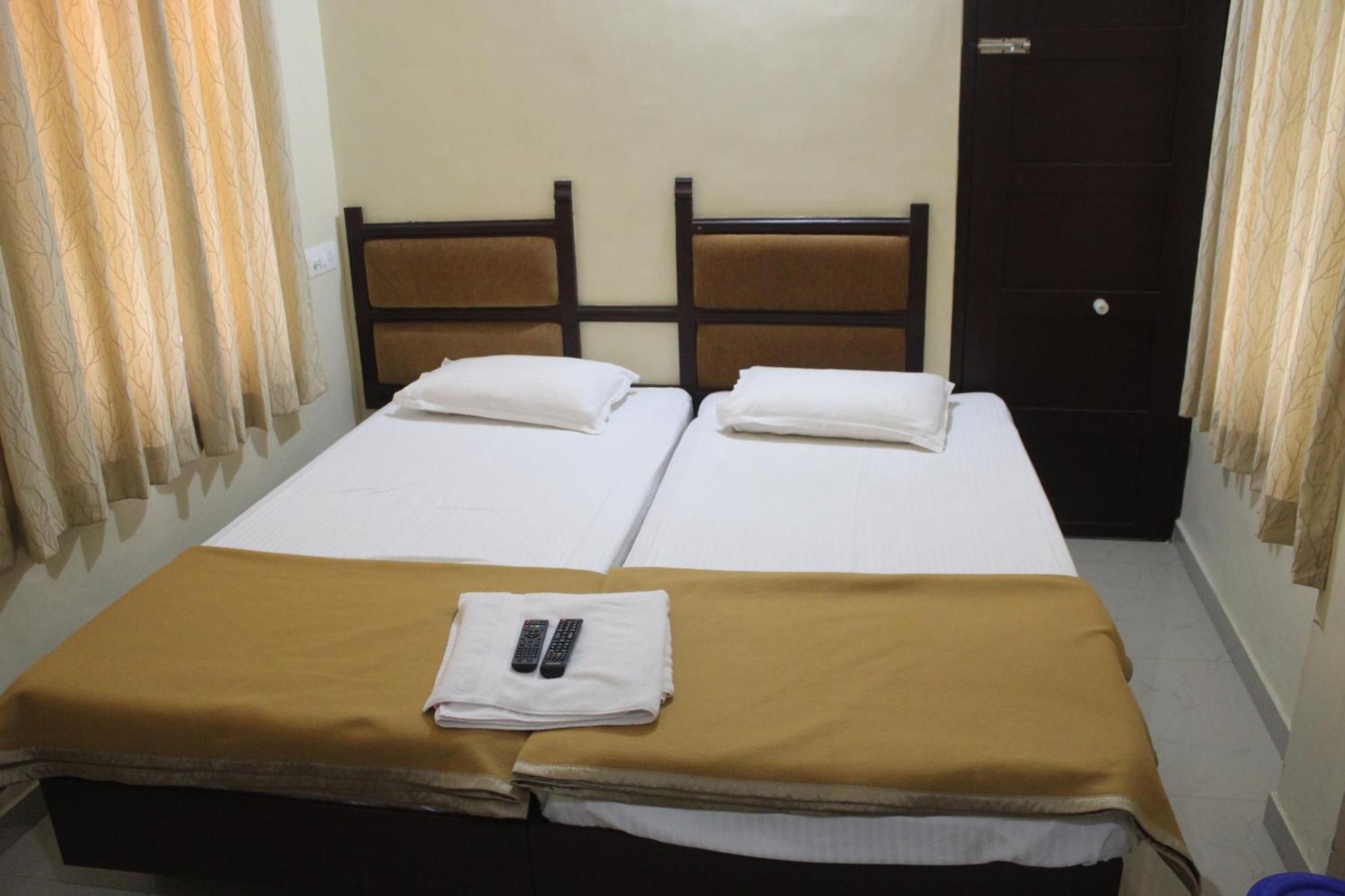 Anna Hotel Thiruvananthapuram Esterno foto