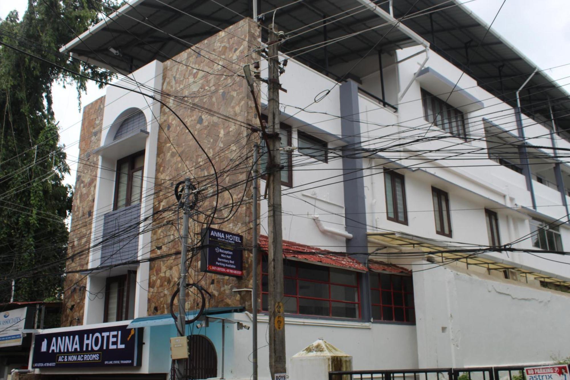 Anna Hotel Thiruvananthapuram Esterno foto