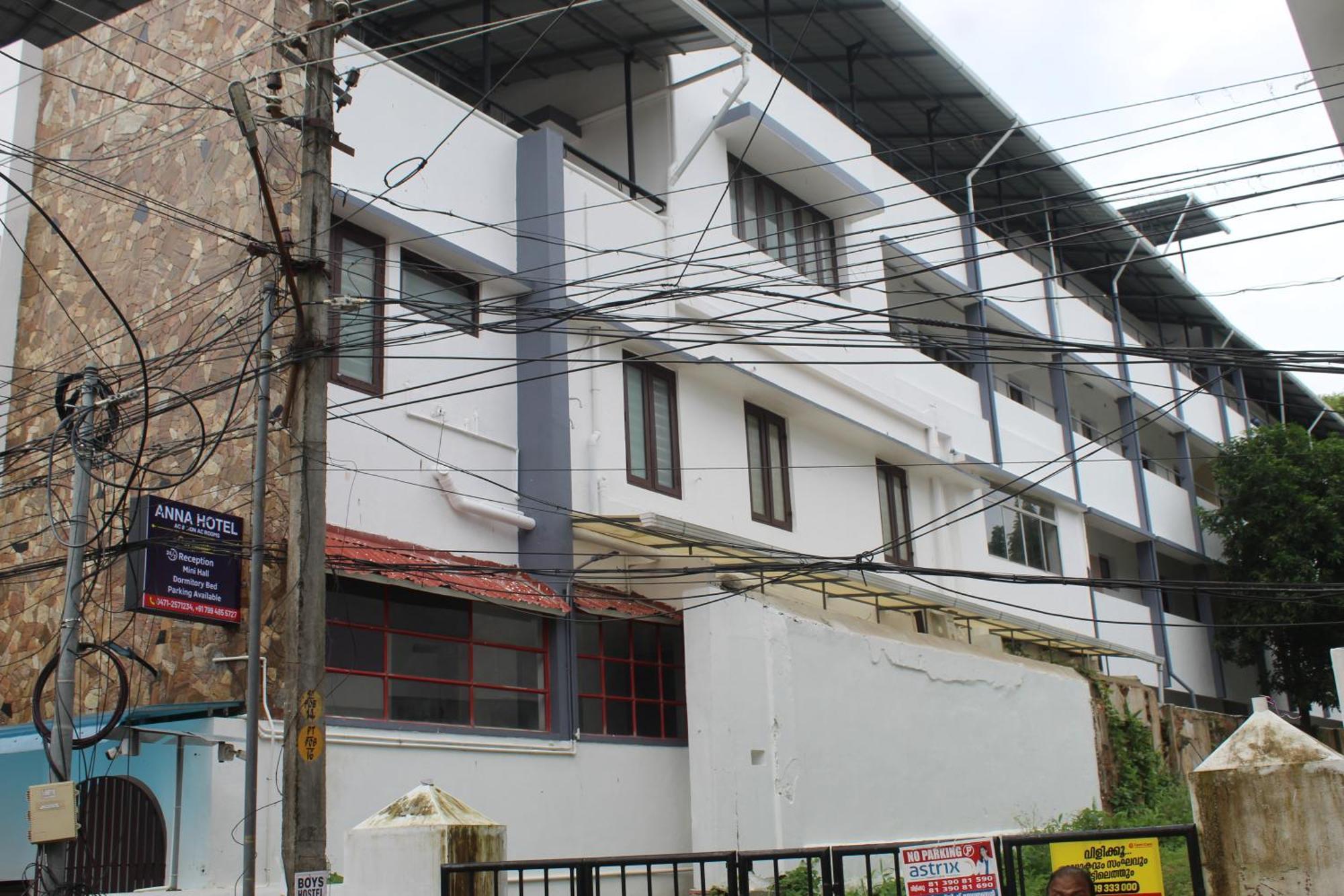 Anna Hotel Thiruvananthapuram Esterno foto