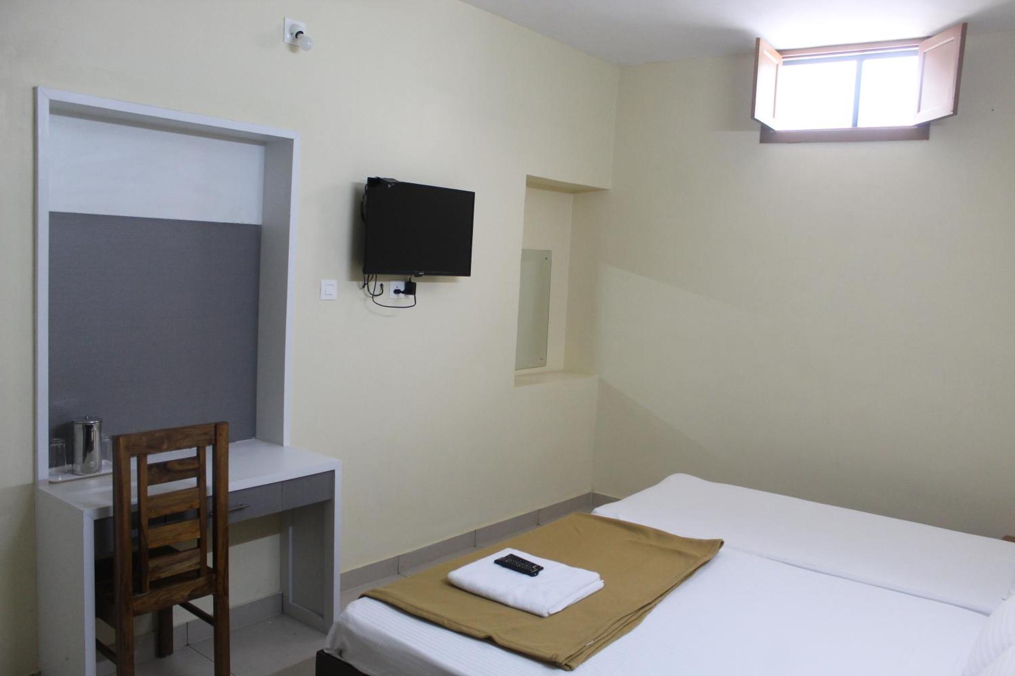 Anna Hotel Thiruvananthapuram Esterno foto