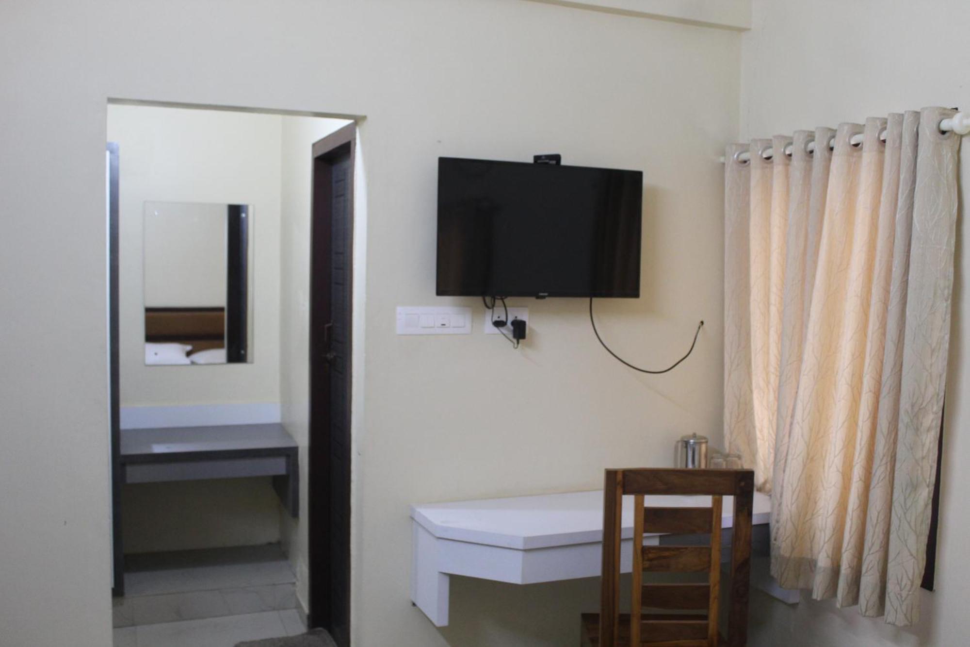 Anna Hotel Thiruvananthapuram Esterno foto