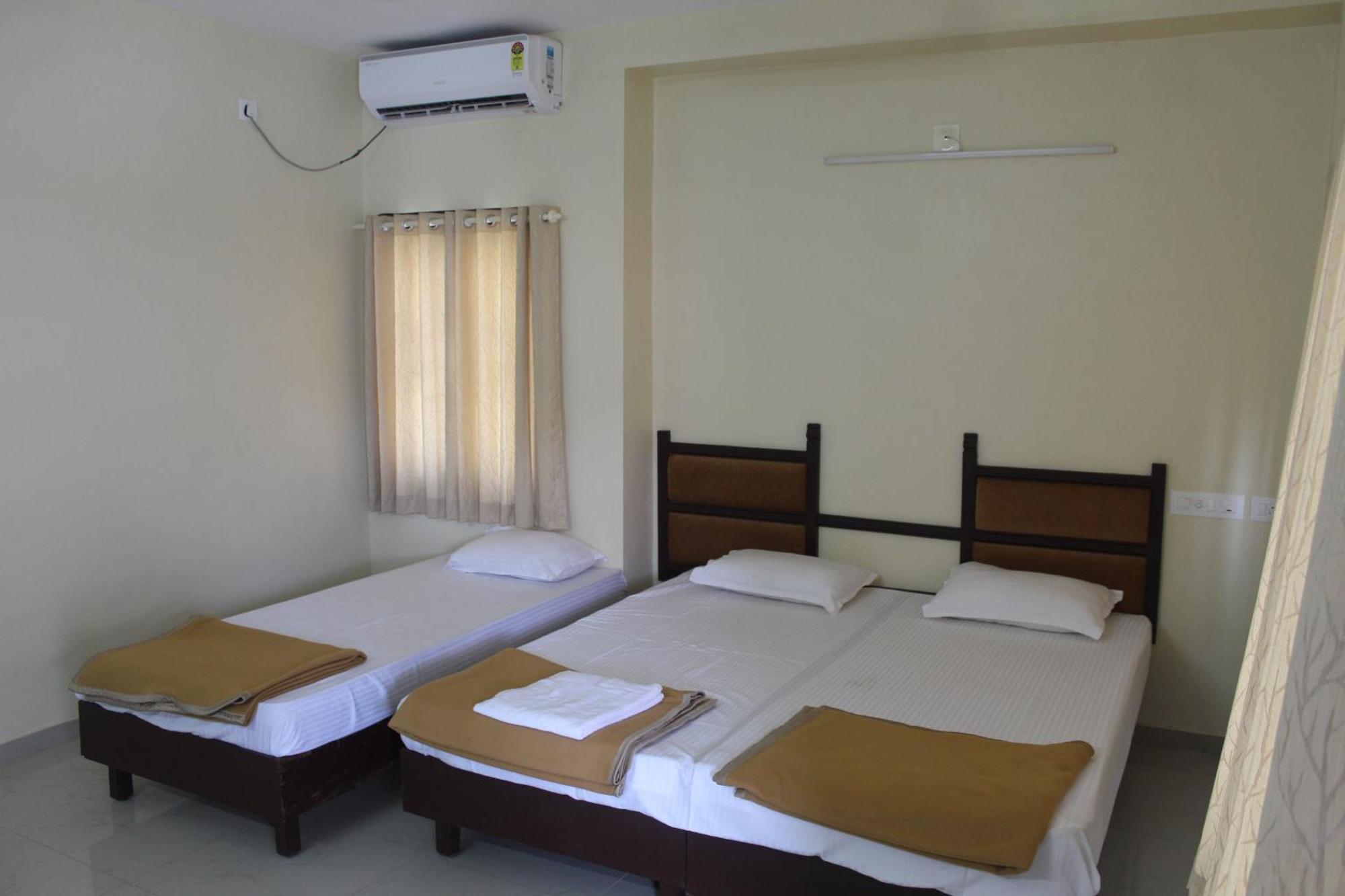 Anna Hotel Thiruvananthapuram Esterno foto