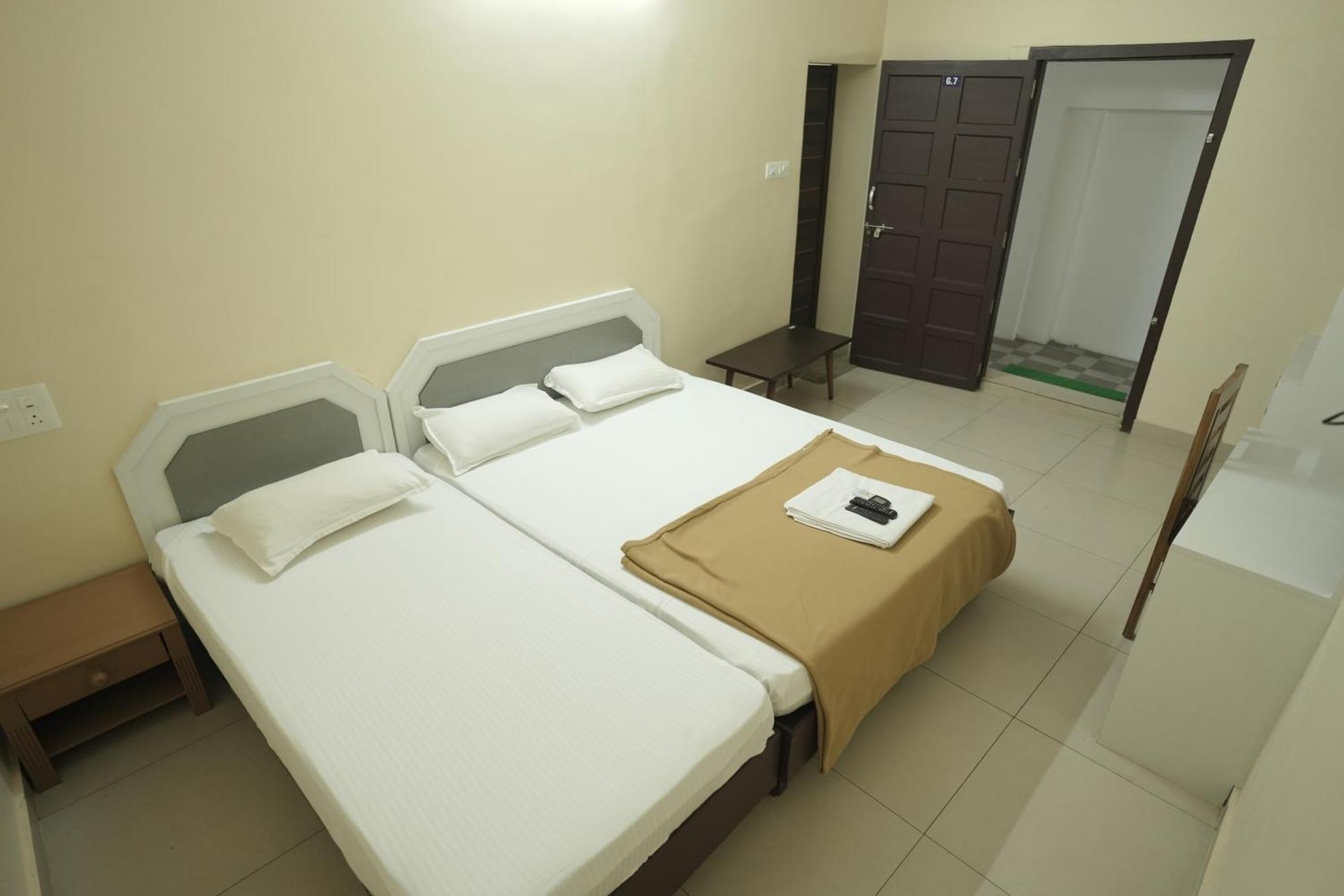 Anna Hotel Thiruvananthapuram Esterno foto