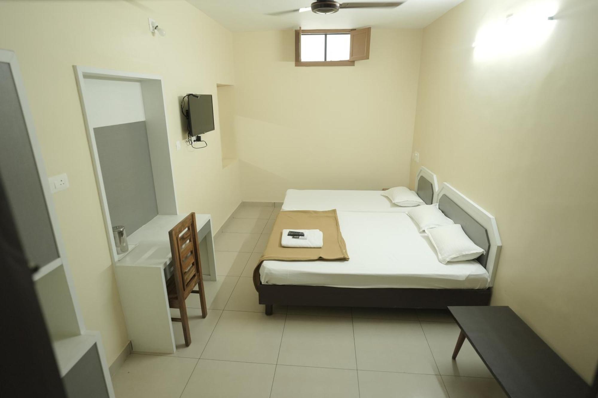 Anna Hotel Thiruvananthapuram Esterno foto